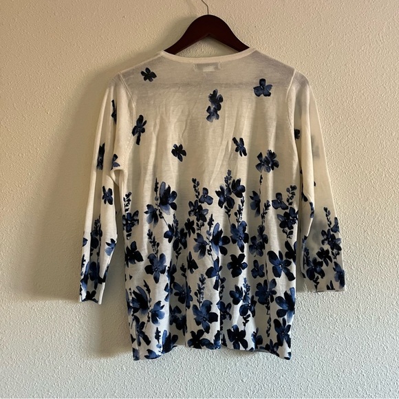 Rebecca Malone Blue and White Floral Zip Up Sweater Size Medium - Picture 8 of 8
